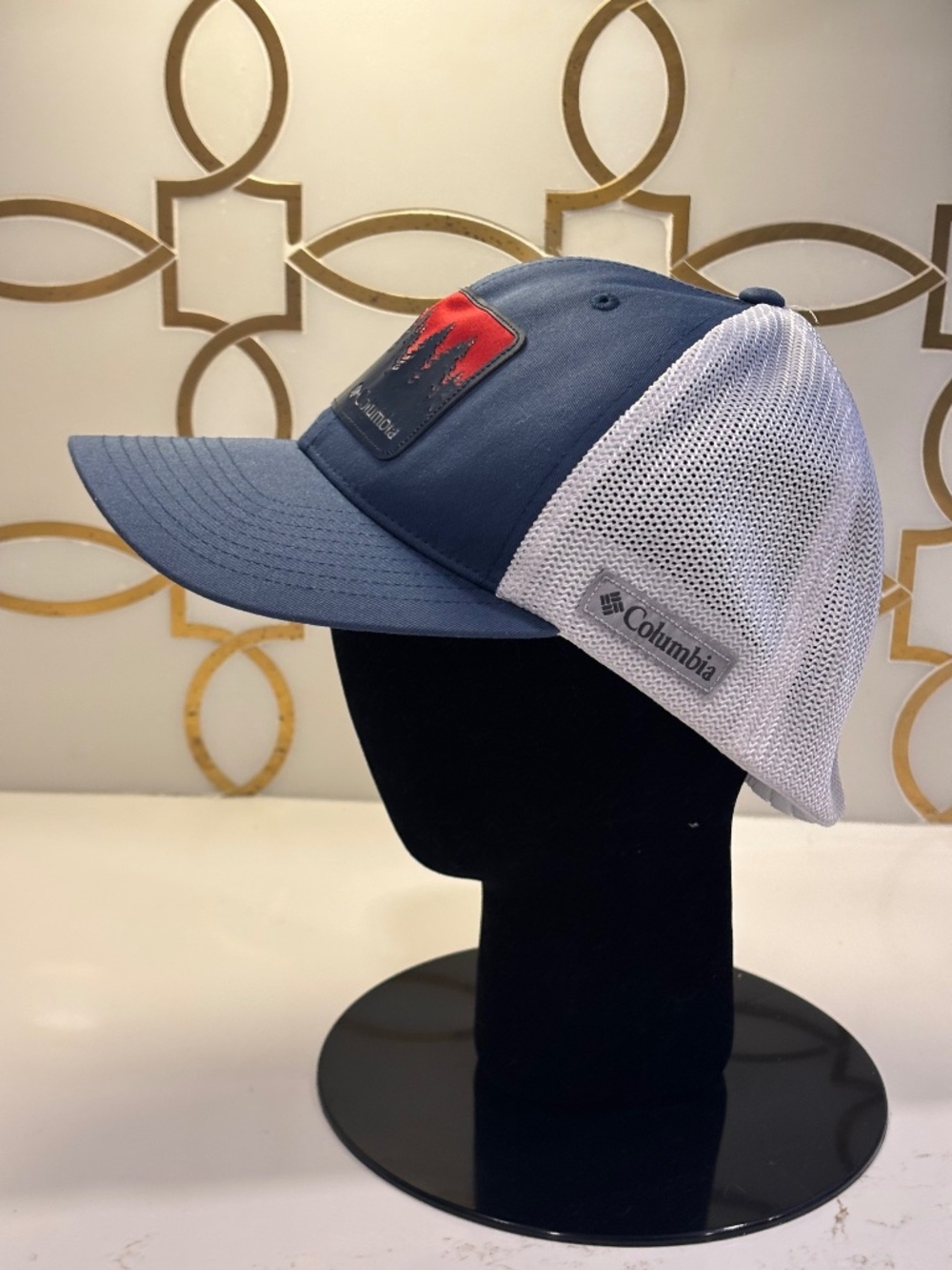 Preowned-Clean Columbia Outdoor Sports FlexFit Trucker Hat